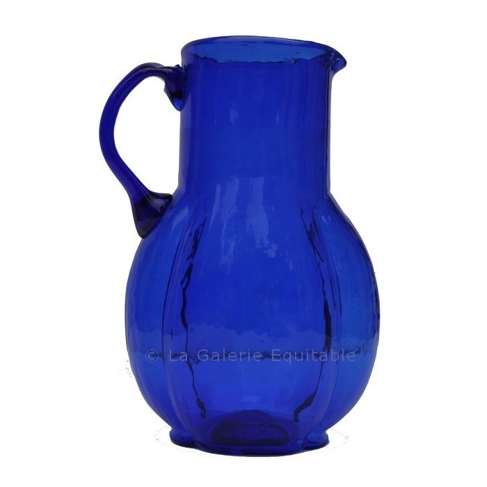 Pichet à eau bleu verre soufflé - La Galerie Equitable