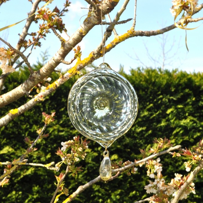 suspension porte bonheur en verre recyclé - La Galerie Equitable