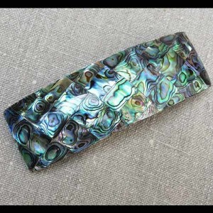 Barrette nacre bleue