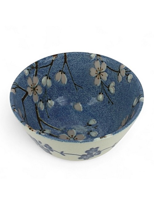 Les 4 petits bols cerisier en porcelaine du Japon.