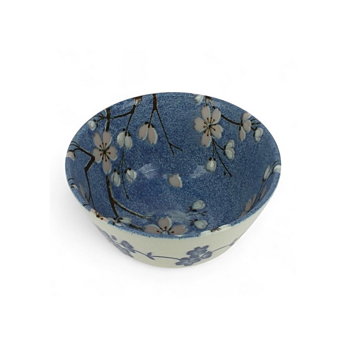 Les 4 petits bols cerisier en porcelaine du Japon.