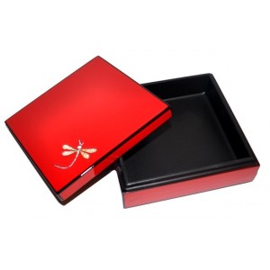 Petite boîte laque rouge décor libellule - La Galerie Equitable